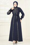 Altrosa Abendkleid mit Federbrosche
